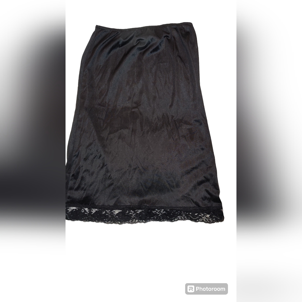 Vintage Women's Black Dress Slip With Elastic Waist and Lace Hem  Size Small